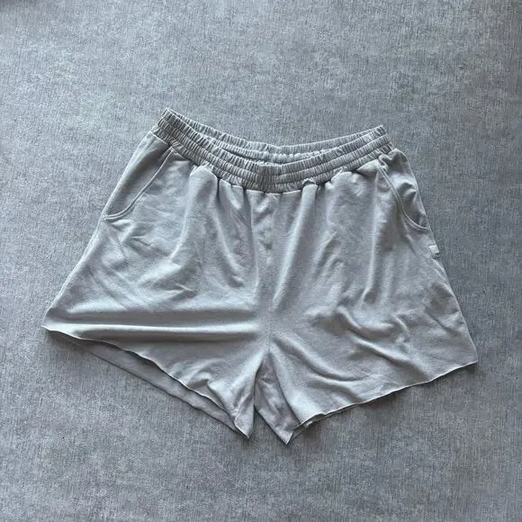 Vuori Boyfriend Shorts - Picture 1 of 3